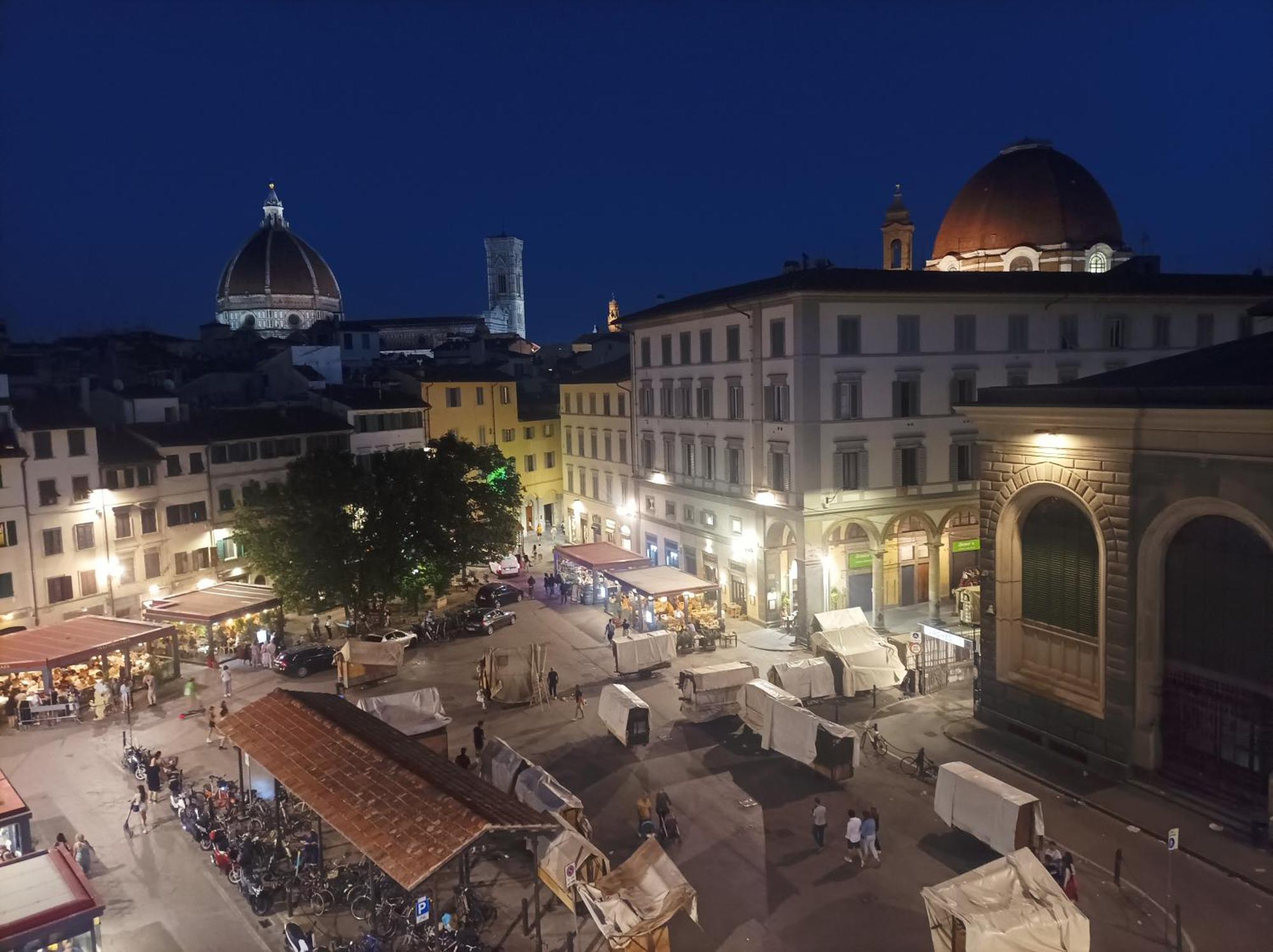 Panoramic Suite Near Duomo And Station Florence Buitenkant foto